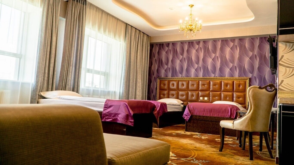 Deluxe Triple Room, City View photo 1
