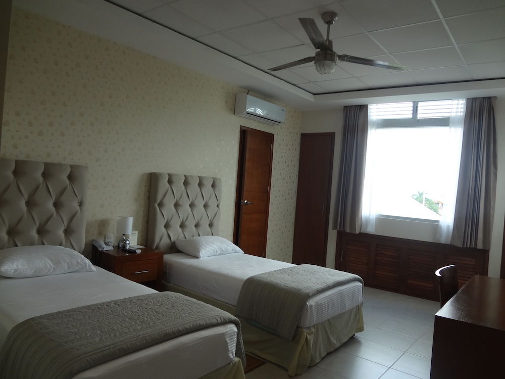 Junior Suite, 2 Twin Beds photo 2