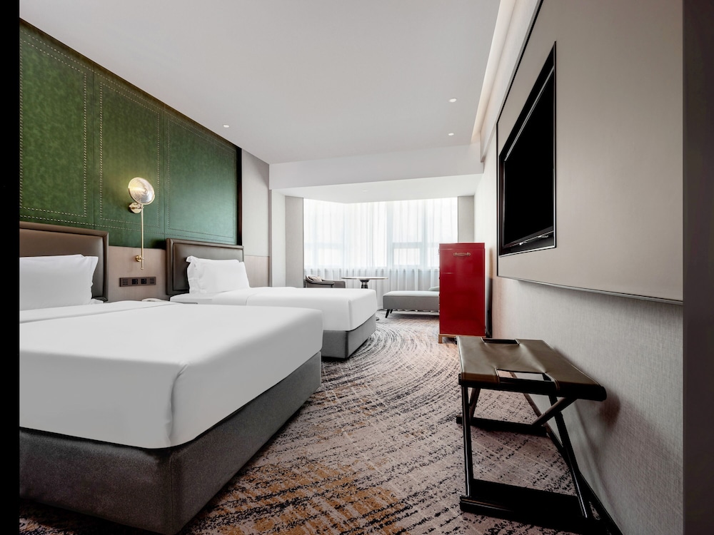 Premier Twin Room, 2 Twin Beds(with Dyson hairdryer) photo 3