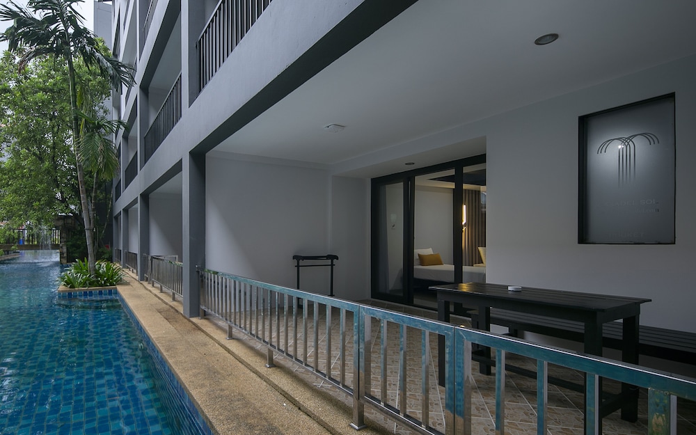 Deluxe Room, Pool Access - Photo 6