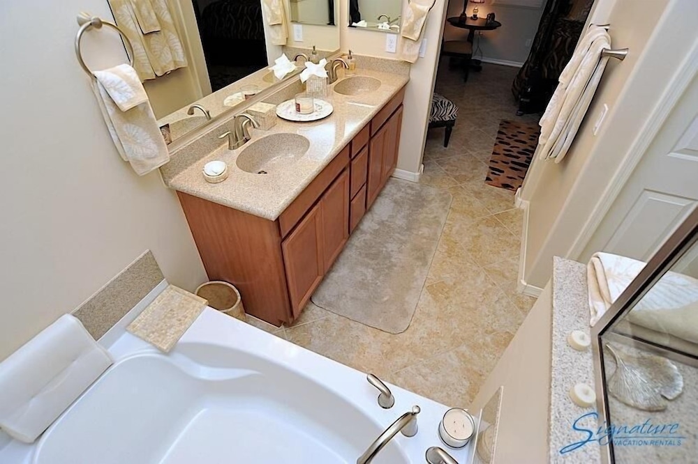 Condo, 3 Bedrooms photo 2