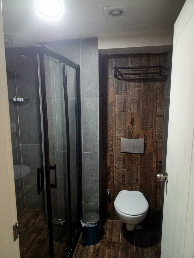 Family Triple Room thumbnail 6