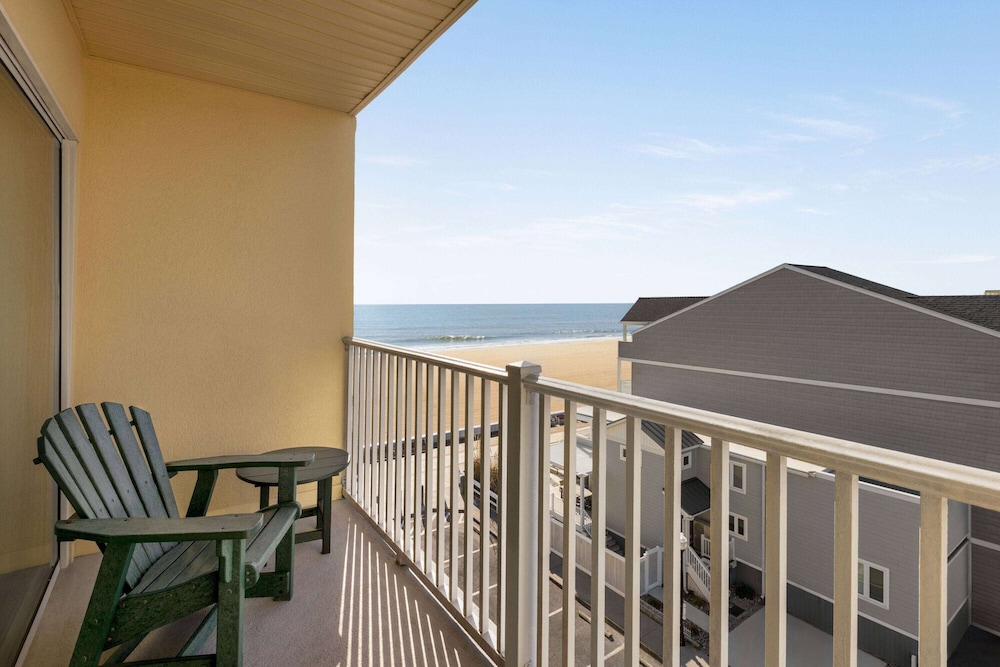Room, 2 Double Beds, Non Smoking (Efficiency, Partial Ocean View) - Photo 5