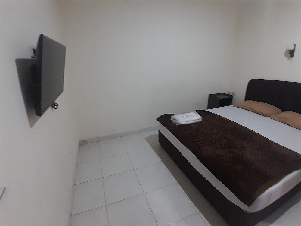 Room, 1 King Bed, Accessible (3x3 Transfer Shower) - Photo 5