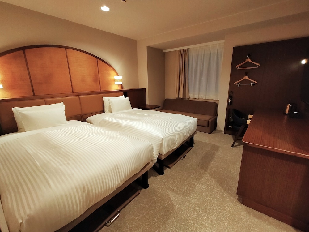 Grand Twin Room, Non smoking (3 People Use & sofa bed is only available for the 3rd) - Photo 10