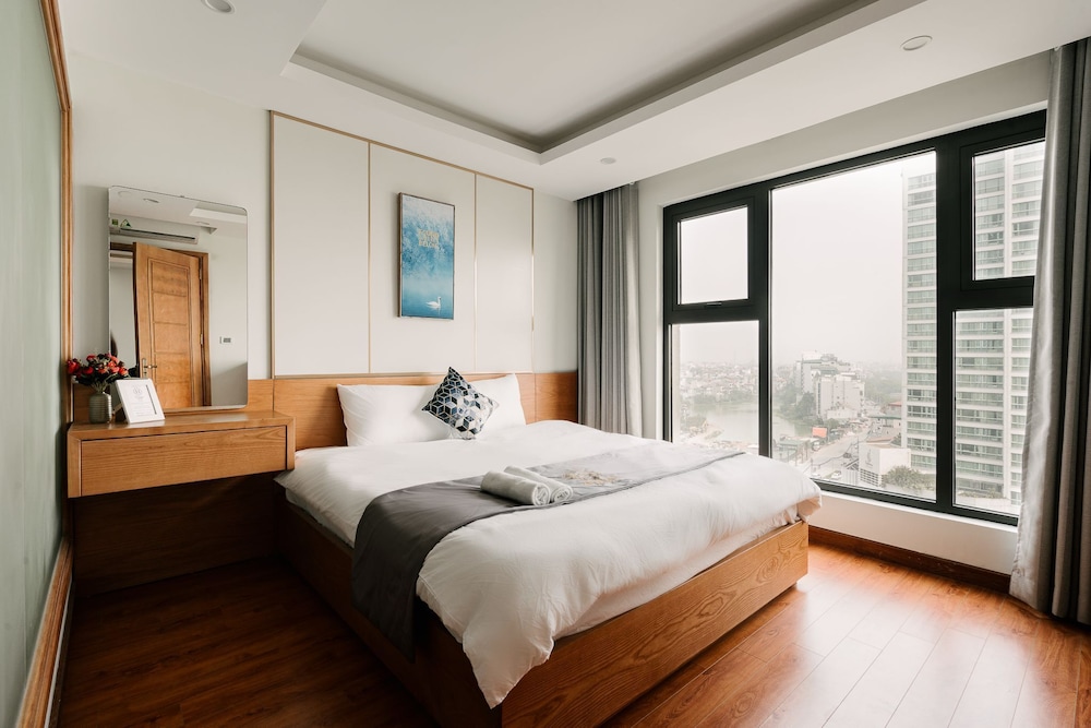 Superior Apartment, 2 Bedrooms, Kitchen, City View