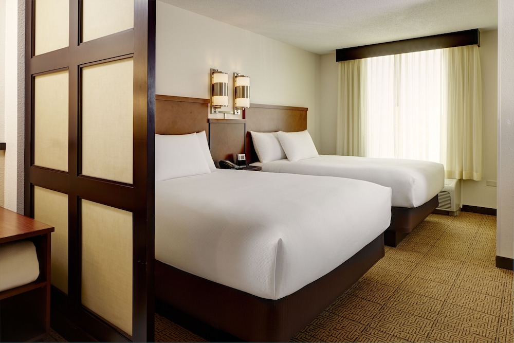 Room, 2 Double Beds - Photo 3