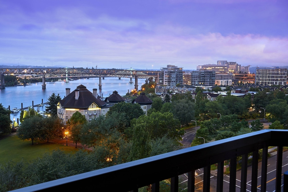 Room, 2 Queen Beds, River View - Photo 8
