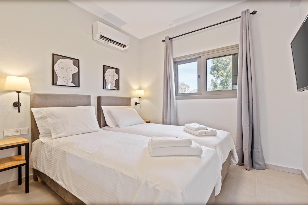 Deluxe double or twin room