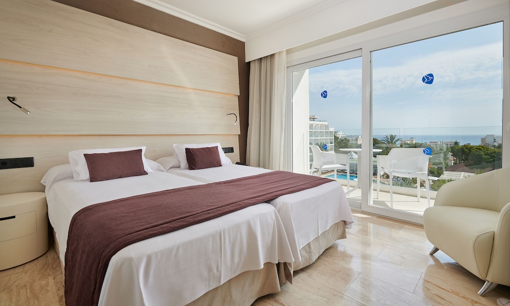 Premium Double Room, Balcony photo 2