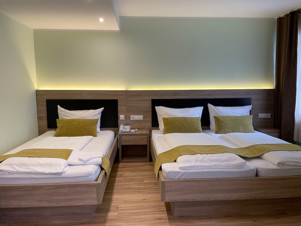 Classic Triple Room, 1 Bedroom, Non Smoking - Photo 5