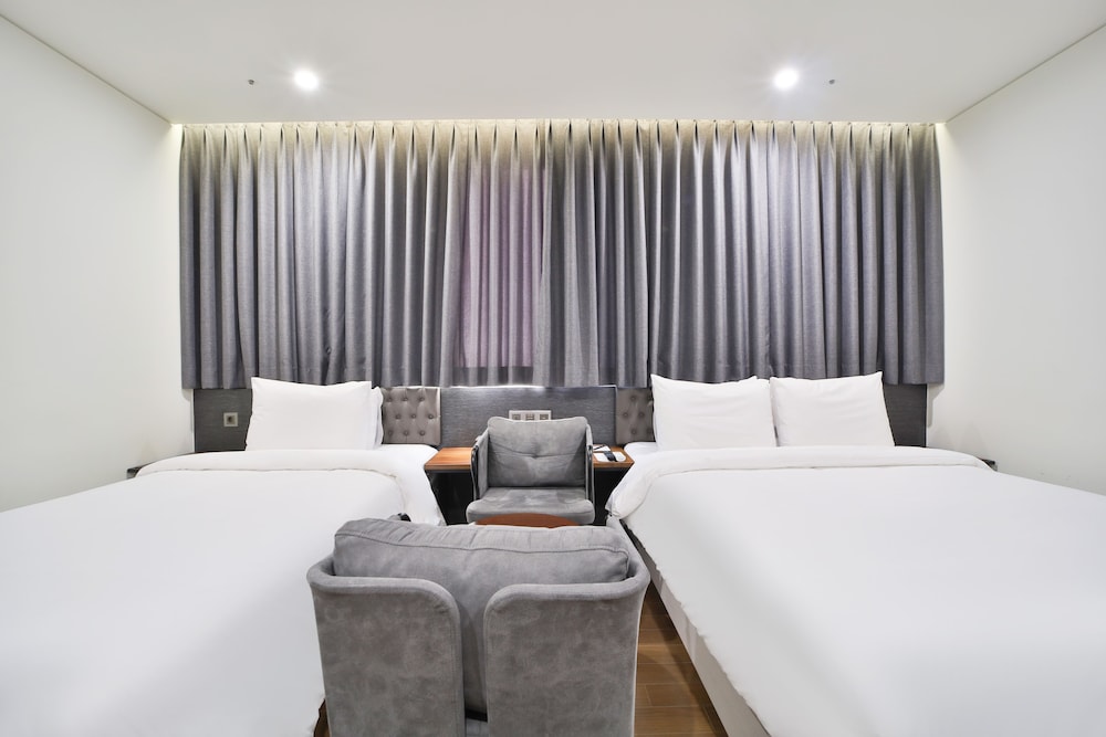 Superior Twin Room - Photo 4