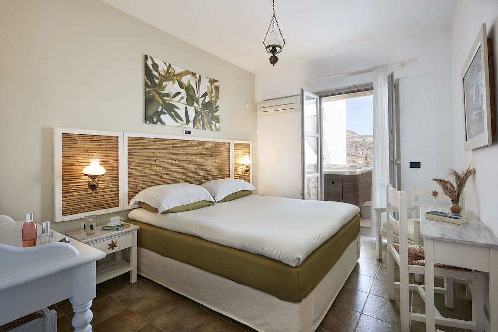 Superior Suite, Sea View (Private Outdoor Jetted Tub)