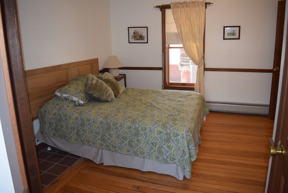 Traditional Suite photo 1
