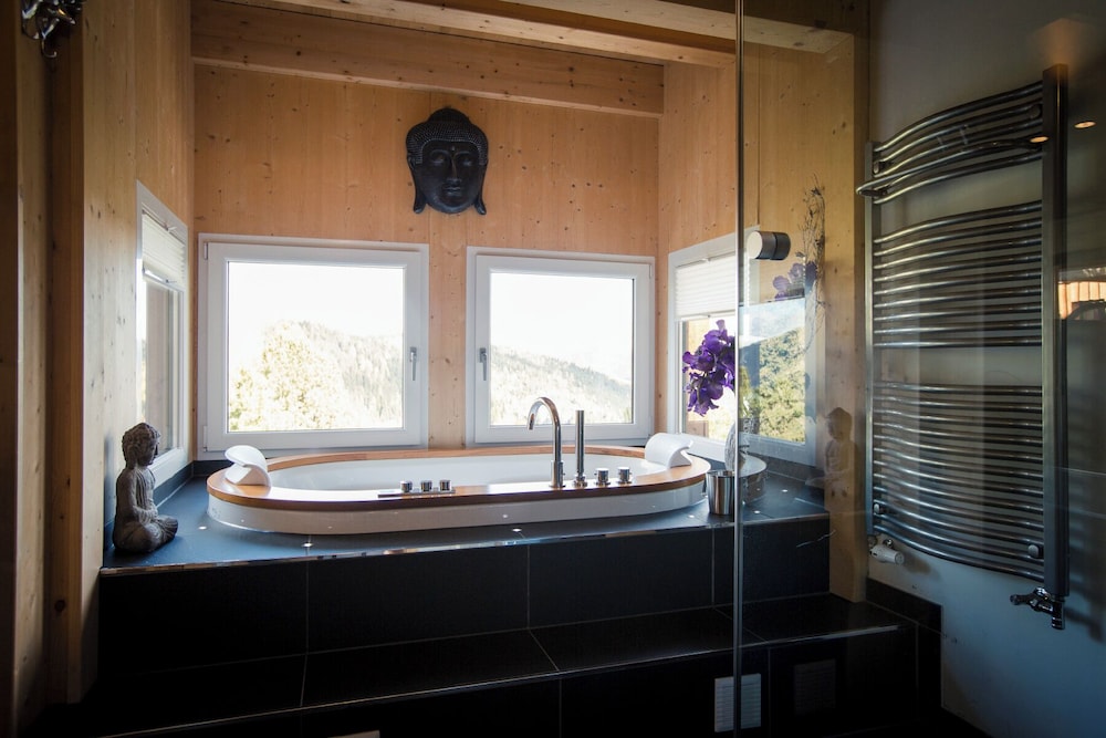 Ferienhaus # 6 mit IR-Sauna & Whirlwanne