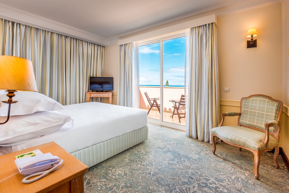 Deluxe Room, Balcony, Sea View - Photo 6