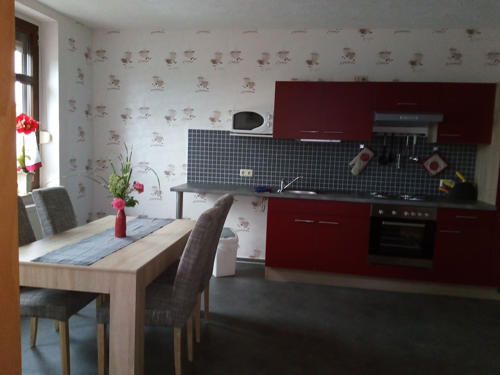 Basic Duplex, Multiple Beds, Non Smoking, Garden View photo 3