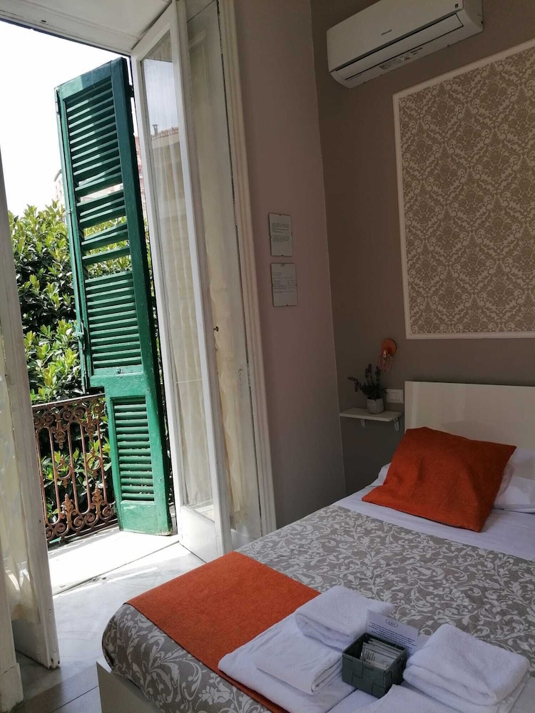 Deluxe Double Room (king)
