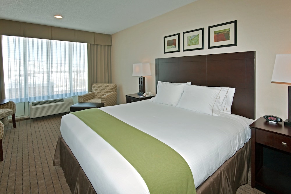 Standard Room, 1 King Bed, Accessible (Communications, Access Tub) - Photo 1