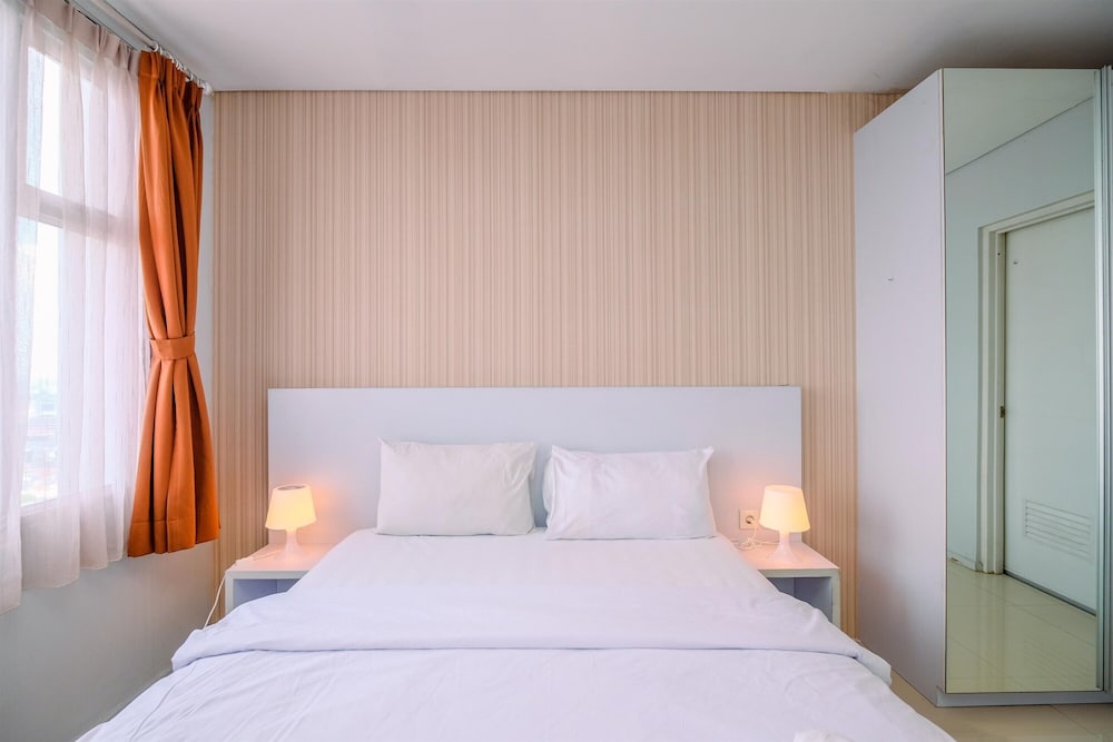 Room - Photo 8