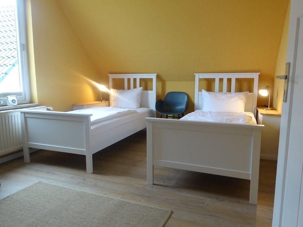 Apartment, 3 Bedrooms, 2 Bathrooms (#10)