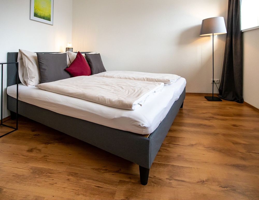 Classic Double Room, 1 Queen Bed, Private Bathroom, Mountain View photo 1