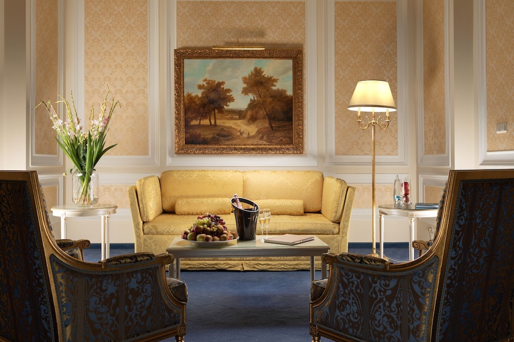 Savoy Suite - Photo 1
