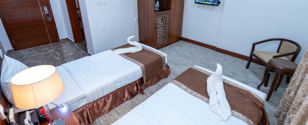 Economy Twin Room - Photo 1