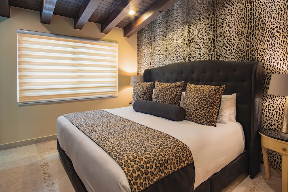 Luxury Apartment photo 2