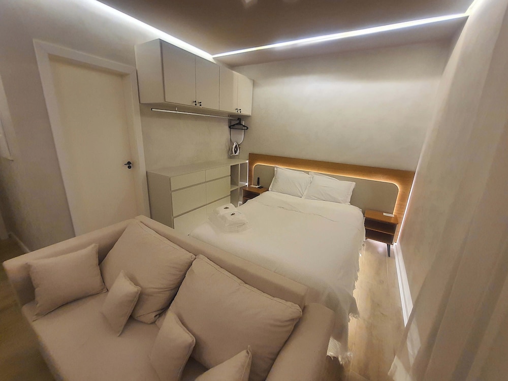 Family Apartment, 1 Queen Bed with Sofa bed, Balcony, City View