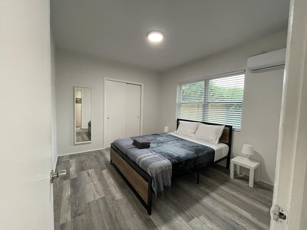 Traditional Apartment photo 3