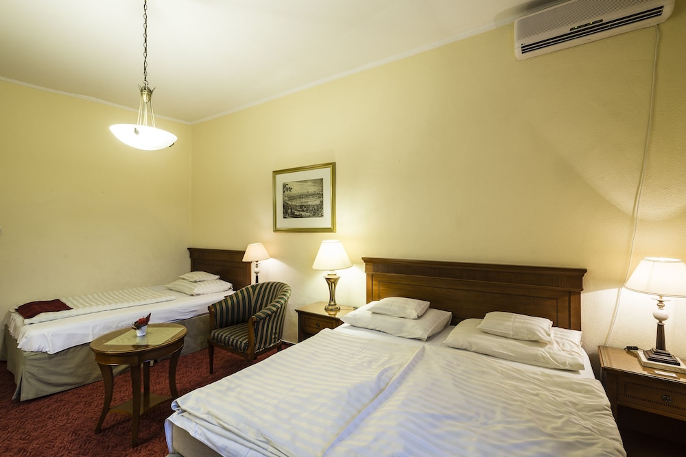 Triple Room - Photo 1