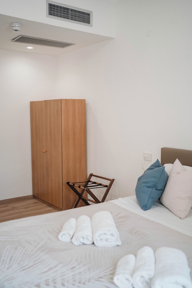 Basic Double Room, Garden View photo 3