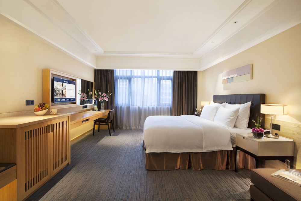 Deluxe King Room photo 1