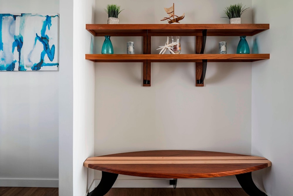 Room, 1 King Bed, Roll-in Shower, Oceanfront (mobility/hearing Access, Balcony)