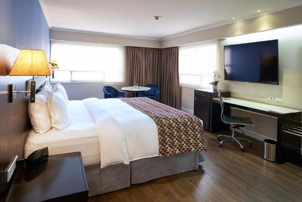 Standard Room, 1 King Bed photo 2