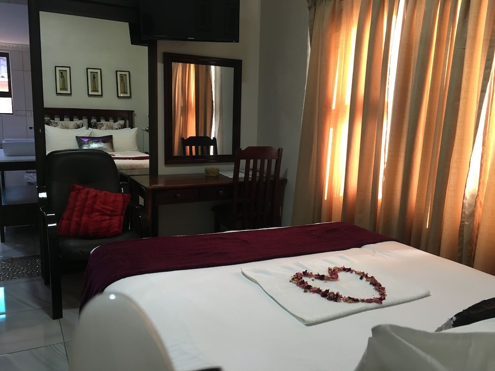 Standard Double Room, 1 Queen Bed