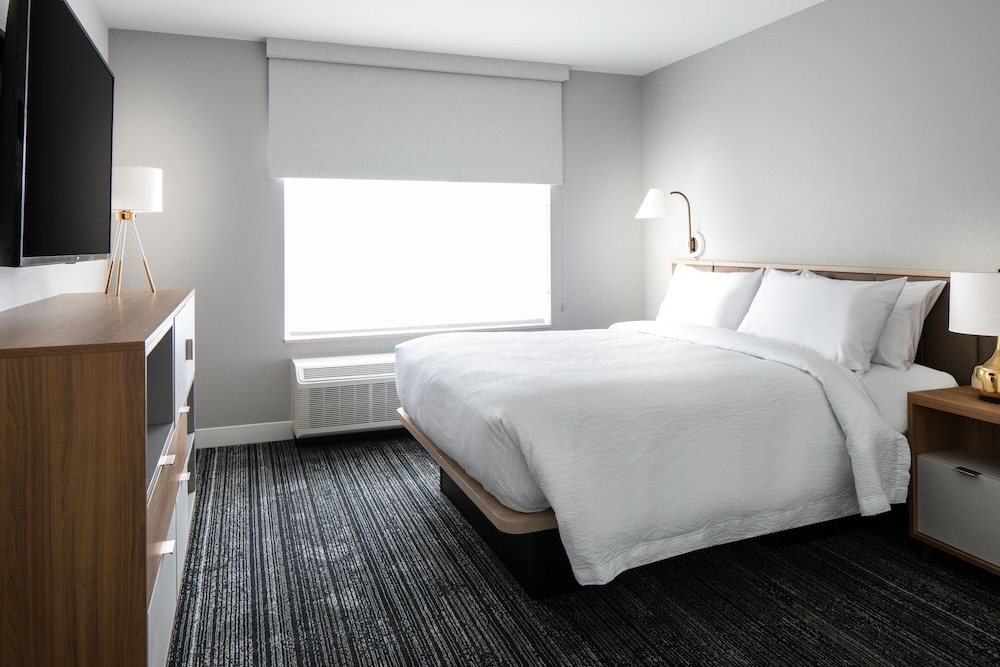 Suite, 1 Bedroom (Mobility Accessible, Roll-in Shower) photo 1