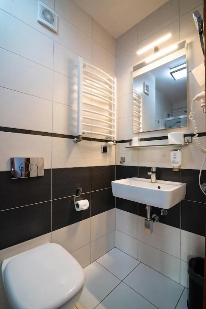 Premium Double or Twin Room photo 2