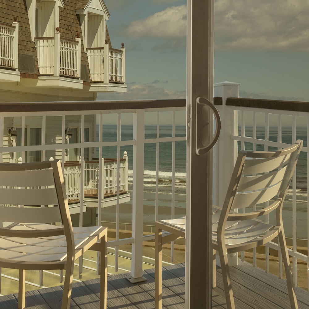Deluxe Room, 2 Queen Beds, Balcony, Ocean View photo 3
