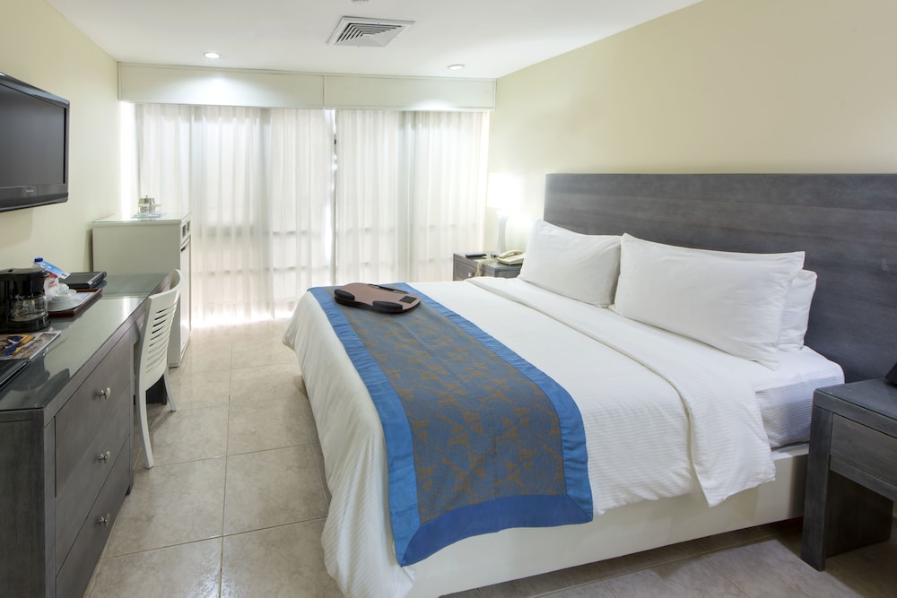 Executive Room - Photo 1
