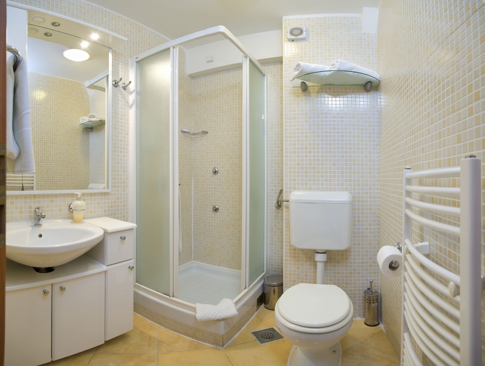 Economy Double Room, Park View photo 2