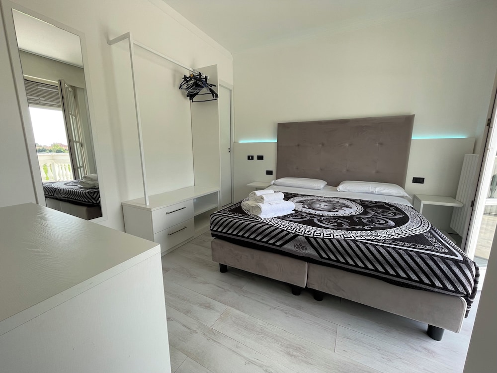 Classic Double Room - Photo 1