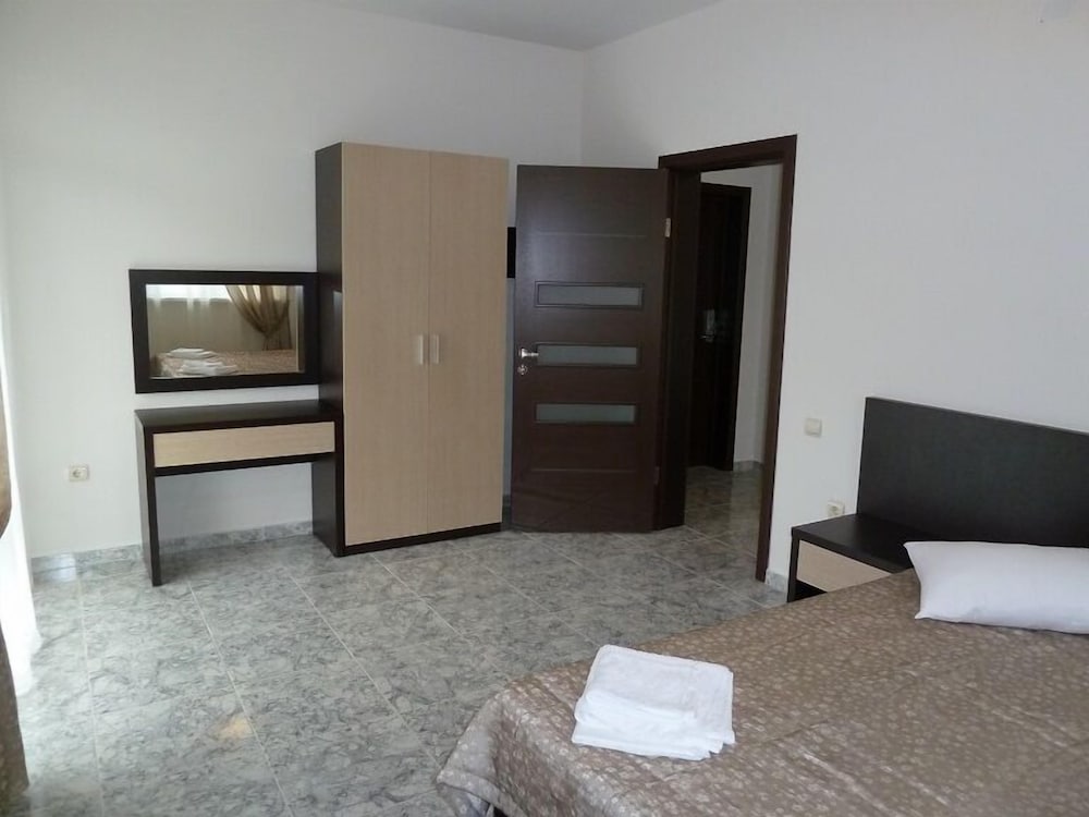Family Room, Balcony