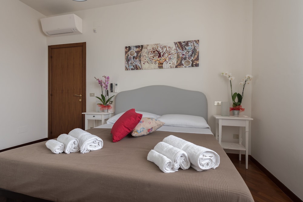 Comfort Room, Mountain View