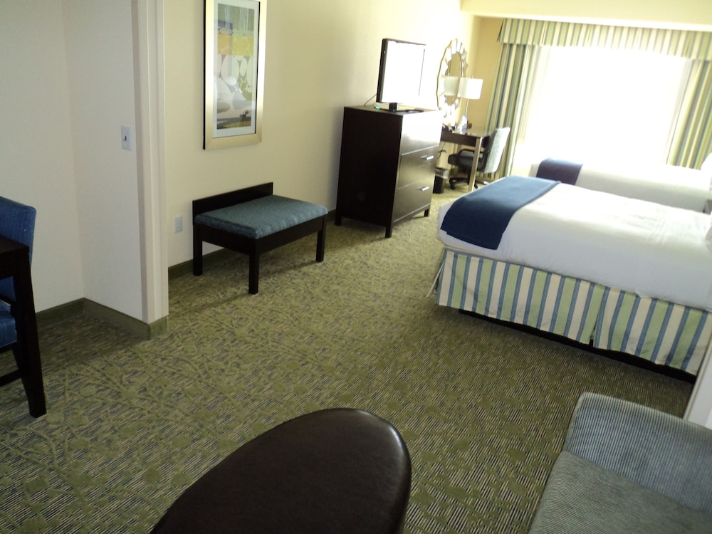 Standard Room, 2 Queen Beds, Roll-in Shower (Communications Accessible) - Photo 1