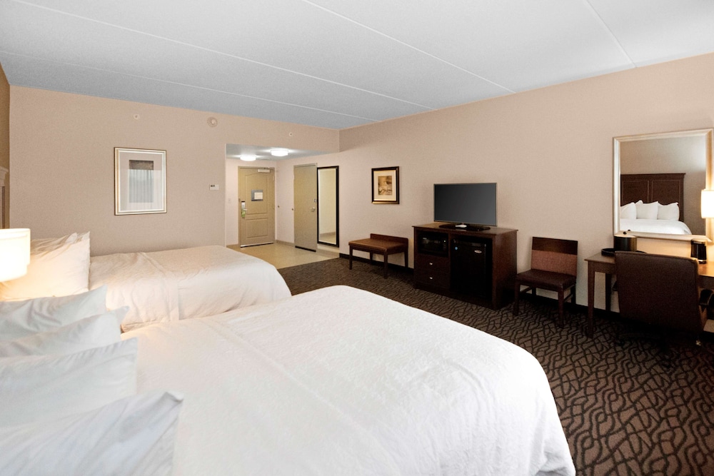 Room, 2 Queen Beds, Refrigerator & Microwave