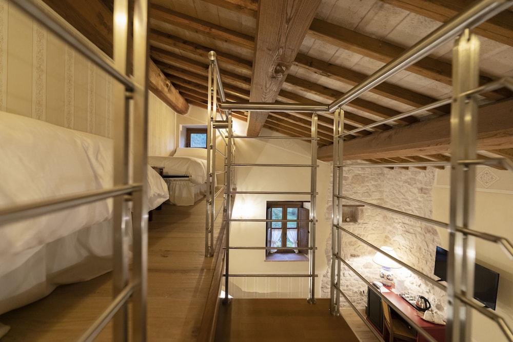 Quadruple Room - Photo 4