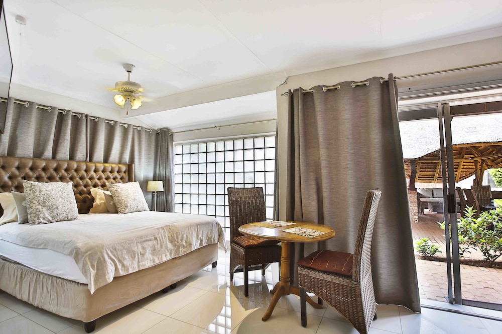 Room (Number 5) photo 1