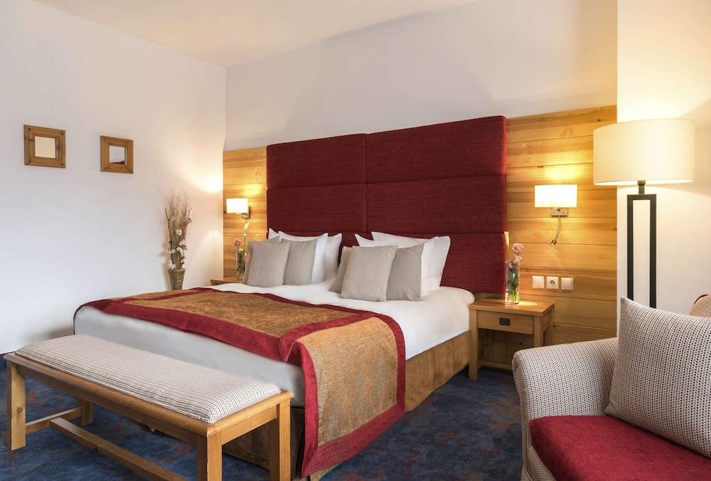 Standard Room, 1 King Bed, City View - Photo 2